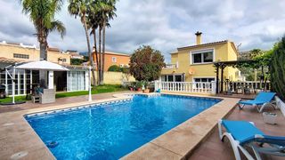 Xalet a Escandinavia-Cautivador. Exclusivo chalet independiente en la nucía con piscina privada,