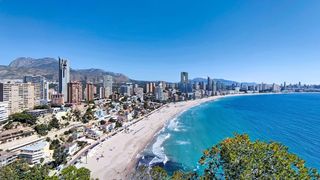 Appartement en Playa Poniente. Exclusivo apartamento reformado con vistas al mar en la mejor zo