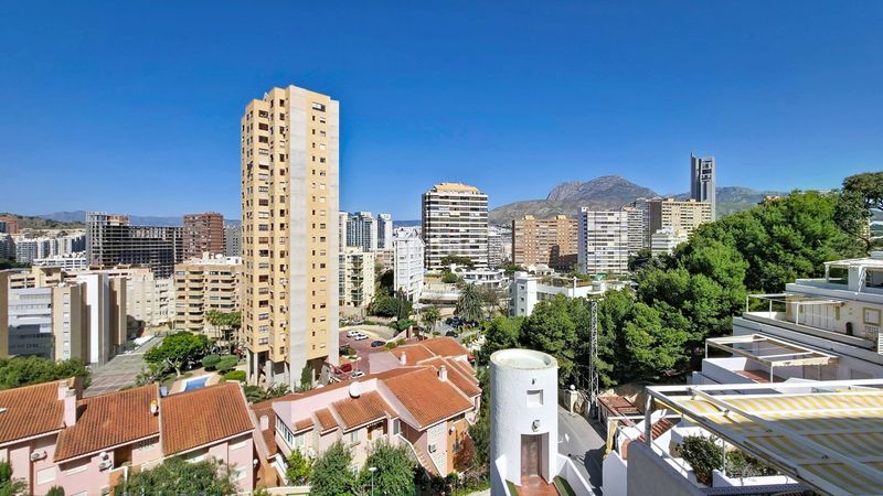 Foto 0b08d021-15f2-4d7e-9e07-4cc5bf842294. Apartament amb calefacció piscina a Playa Poniente Benidorm