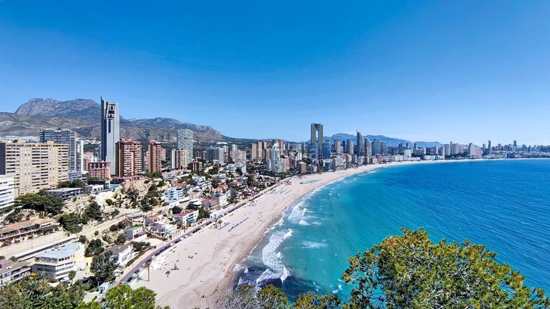 Foto 57a12467-1fdb-4207-9a61-f0f2f49be683. Apartament amb calefacció piscina a Playa Poniente Benidorm