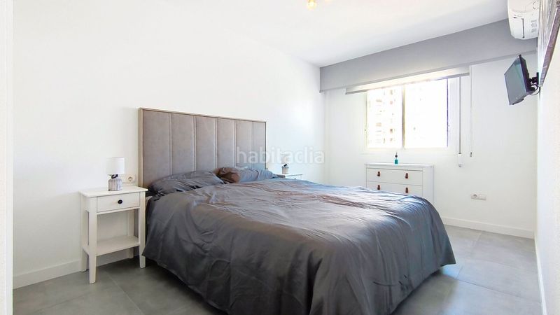 Foto 83919a5b-82f3-4f57-8a49-e0fd9bdca645. Apartament amb calefacció piscina a Playa Poniente Benidorm