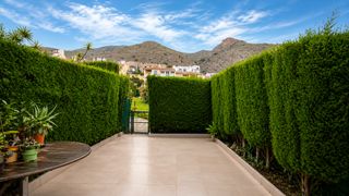 Xalet en Golf Bah�a. Chalet pareado con vistas al mar y monta�a en golf bah�a