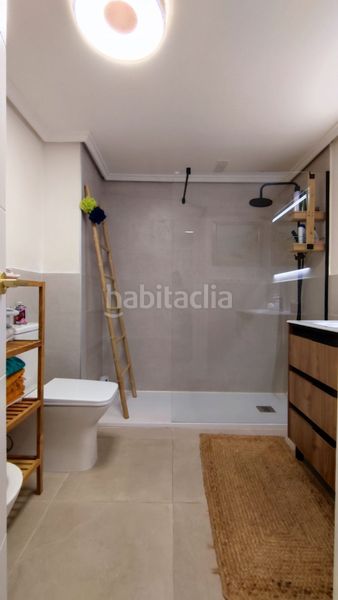 Foto 7f38a68b-02af-4ac5-b92a-273770f608de. Apartament amb calefacció aparcament a Playa Poniente Benidorm