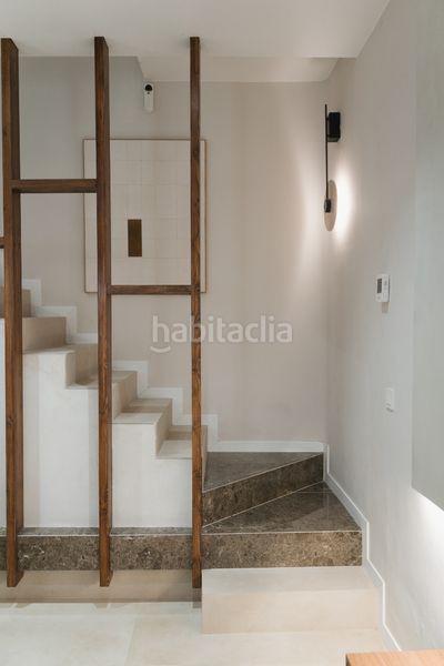 Foto 21a1584d-3d59-49c1-ad24-4468493a62fb. Casa adossada a Centre Figueres