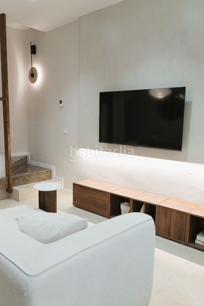 Foto b93b98f2-af32-4f7e-9551-7167c82343ef. Casa adossada a Centre Figueres