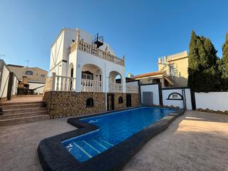 Miete Chalet in San Fulgencio. Alquiler de larga temporada en la mejor zona de la marina.