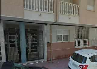 Planta baixa en Calle la loma 50. Apartamento de planta bajar para inversionistas!