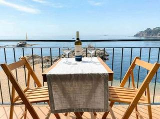 Lloguer Apartament  Carrer de les voltes 11. Apartamento ubicado en la playa de port-b con una vista espectac