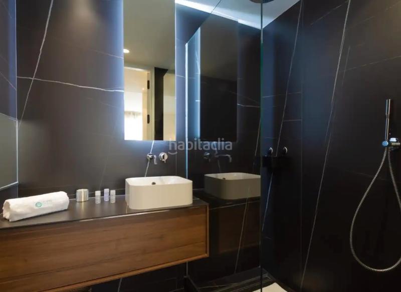 Foto f83247d2-9c6b-4d85-b21b-c475c5d87edd. Miete appartement in avenida playas del duque 2 in Marbella