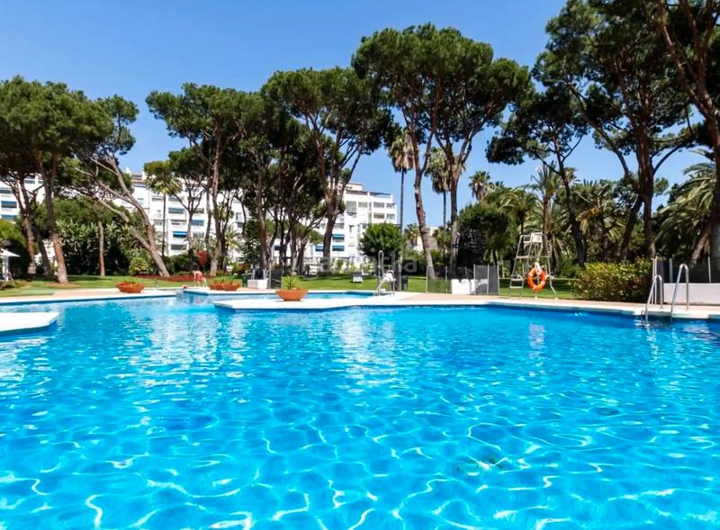 Foto f5ff9ebc-2e08-4ff1-aa2a-0ee178615216. Rent apartment in avenida playas del duque 2 in Puerto Banús Marbella