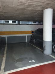 Aparcament cotxe a Via Aurèlia 49