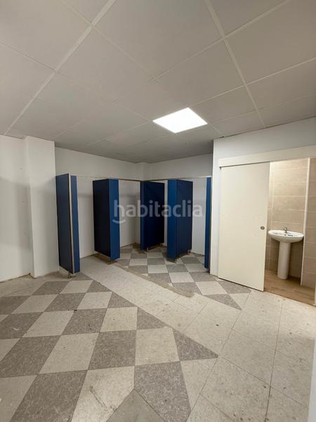 Foto da23380a-0e33-4ea0-ab03-0e7a29e517e6. Alquiler local comercial alquiler de local en condes de bustillo en Sevilla