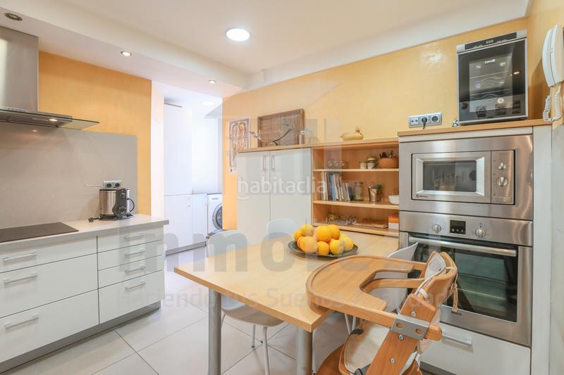 Foto 2e129fa5-62a7-42fc-9106-8f890894a8a3. Pis amb aparcament a Triana Oeste Sevilla