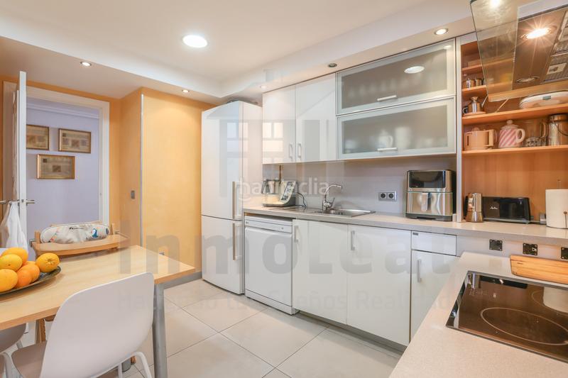 Foto 2e1528cf-331b-4fa9-961e-61f905b490cf. Pis amb aparcament a Triana Oeste Sevilla