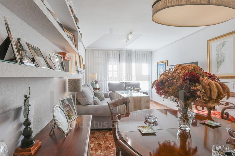 Foto 64067ab1-780a-4008-b7b0-cf612d24c66d. Pis amb aparcament a Triana Oeste Sevilla