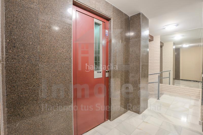 Foto 9b20f240-b63d-4662-a8f0-bdf2ad6b2f90. Pis amb aparcament a Triana Oeste Sevilla