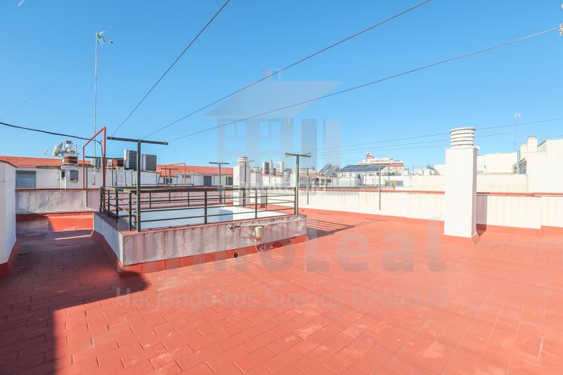 Foto b56aaceb-55aa-4313-8a5b-49159287c0ab. Pis amb aparcament a Triana Oeste Sevilla