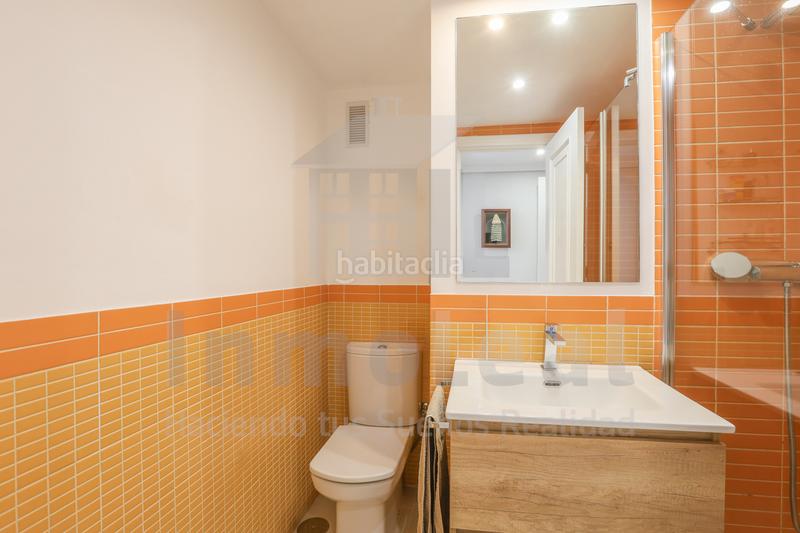 Foto fc4ebbdb-5af8-435e-aed7-7da60a9d64c6. Pis amb aparcament a Triana Oeste Sevilla