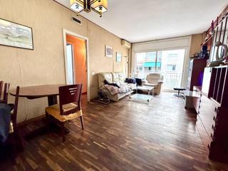 Appartement à La Nova Esquerra de l´Eixample. Piso eixample esquerra, alto con balcón, 4 habitaciones, dos bañ