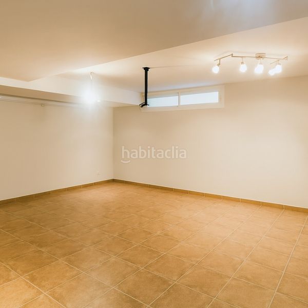 Foto c82d72c0-5efa-492d-a7db-b3bc6f0ed331. Casa adossada amb xemeneia calefacció aparcament piscina a Sagunt