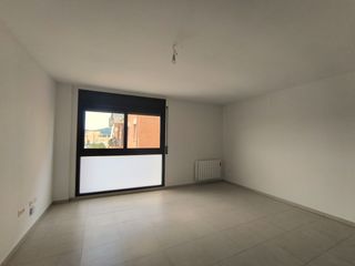 Appartamento  Avinguda de la carretera d'igualada. Piso+ascensor+parguing+trastero, junto a todos los servicios.
