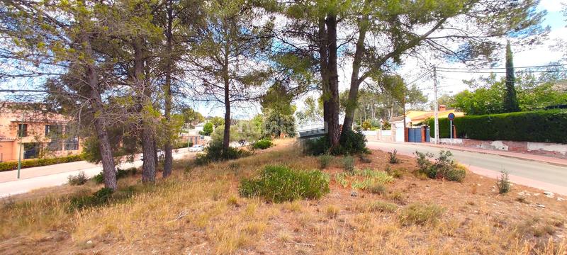 Foto 51b9b1e6-be39-4846-b4df-76b396d1e885. Terreny residencial a avinguda vallserrat 178 a Sant Esteve Sesrovires