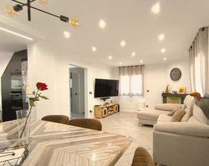 Maison à Piera. Casa unifamiliar reformada en 2024, en una de las mejores zonas