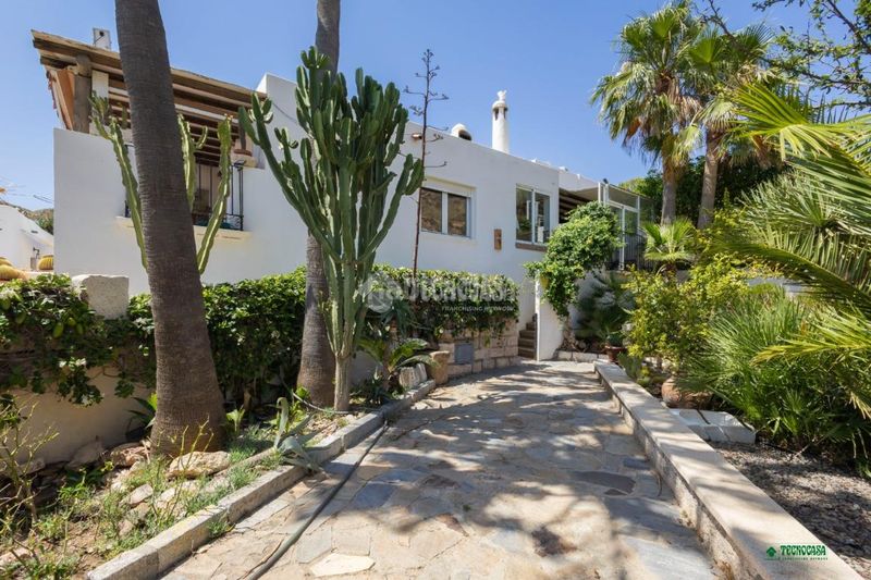 Foto b114a97f-9651-4603-ba4e-de1f9fce0401. Casa amb piscina a Las Negras Níjar