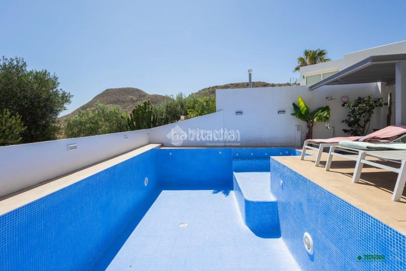 Foto f1635578-0ef4-4b3c-b557-6bfae8a31c05. Casa amb piscina a Las Negras Níjar