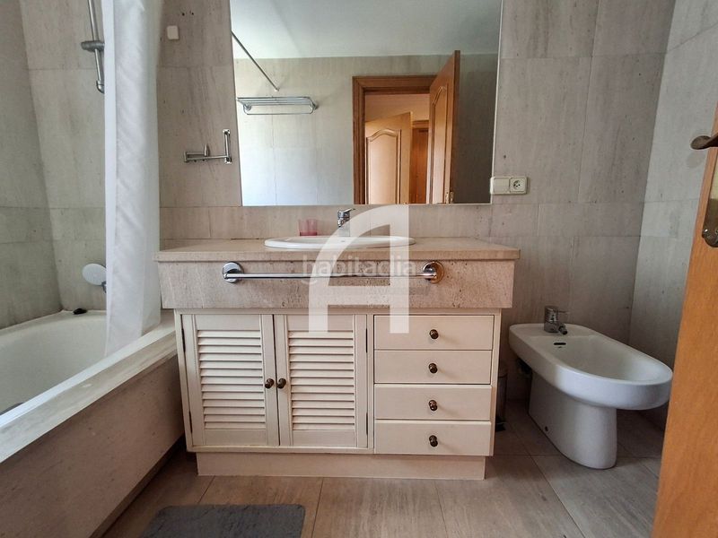 Foto 5e154391-9cb3-4962-8863-58aa8c0472ed. Rent flat with heating parking in Centro - Areal Vigo