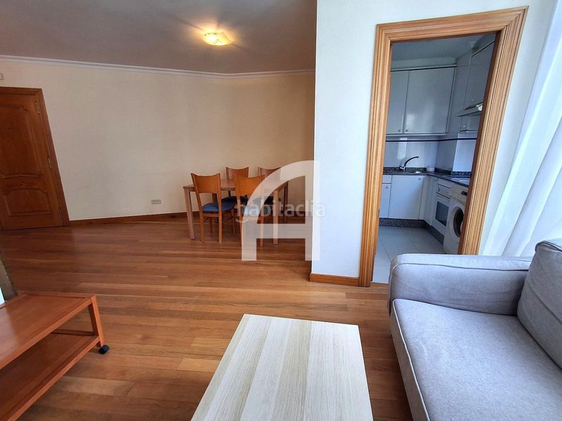 Foto 8f004187-c69a-4e0c-8368-86f7ebc69deb. Rent flat with heating parking in Centro - Areal Vigo