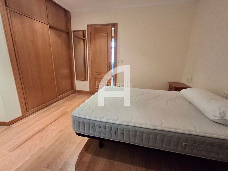 Foto b0ecbffa-7f75-4b8d-93fd-8e3aa3c42435. Rent flat with heating parking in Centro - Areal Vigo