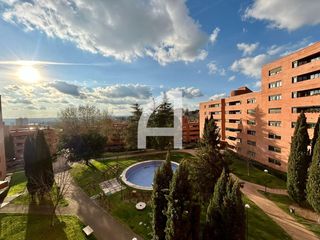 Location Appartement  Rector toyo villanova. Amplia vivienda con zonas comunes en moncloa