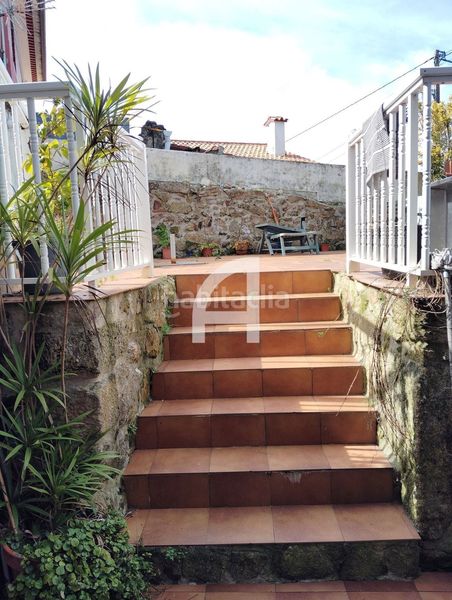 Foto 68b3a2a8-df96-4989-9bb2-d5be0f278ac5. Casa amb calefacció aparcament a Coruxo - Oia - Saiáns Vigo