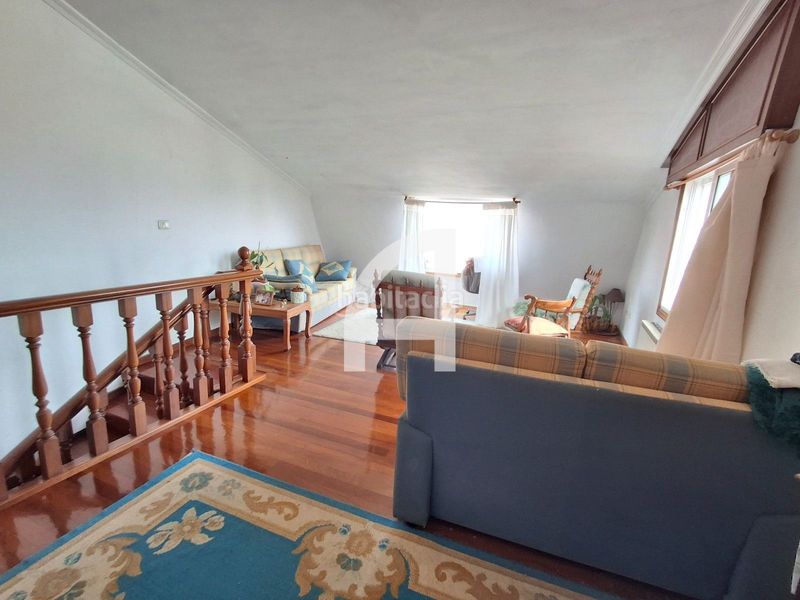 Foto 8da215f2-43ef-4c5b-b4bc-29bd05de5c66. Casa amb calefacció aparcament a Coruxo - Oia - Saiáns Vigo