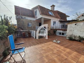 Casa a Coruxo - Oia - Saiáns. Casa pareada en san migue de oia