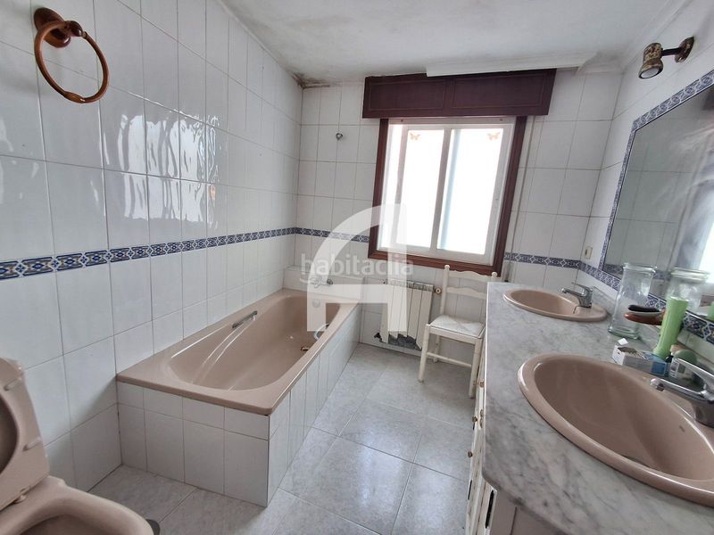 Foto e8b56be4-5b9d-4361-a3be-eda510f71e0c. Casa amb calefacció aparcament a Coruxo - Oia - Saiáns Vigo