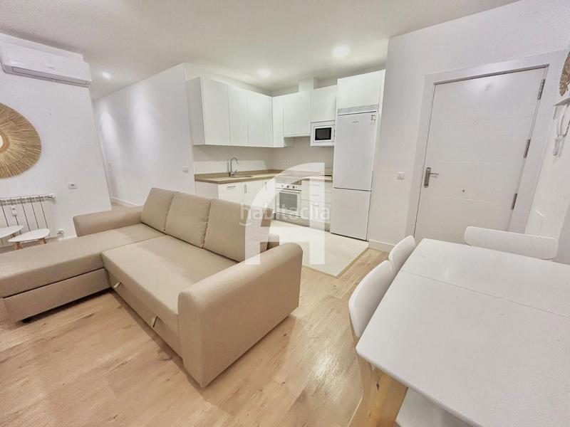 Foto 05fe7037-19e6-48b5-a431-854ffd89270f. Alquiler piso encantadora vivienda en la zona de retiro en Madrid
