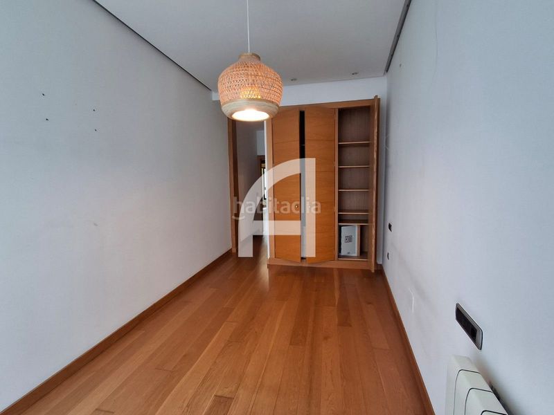 Foto 5ecc98ac-f05f-4d2f-8f3c-e4f80f6499bd. Rent flat with heating parking in Centro - Areal Vigo