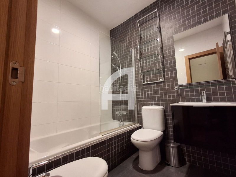 Foto 77b42c18-1ba5-44c3-a45c-a48c810476ba. Rent flat with heating parking in Centro - Areal Vigo
