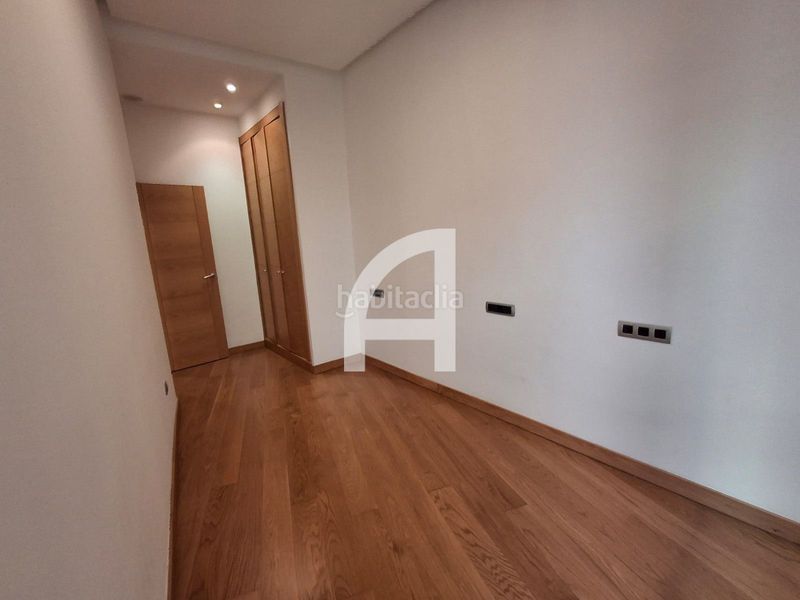 Foto 9b473fe0-8479-4c01-b0cf-cdf526f994ee. Rent flat with heating parking in Centro - Areal Vigo