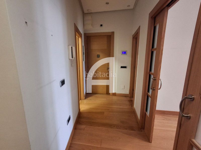 Foto c5f816a7-3cde-41d4-b972-995574e8ed75. Rent flat with heating parking in Centro - Areal Vigo
