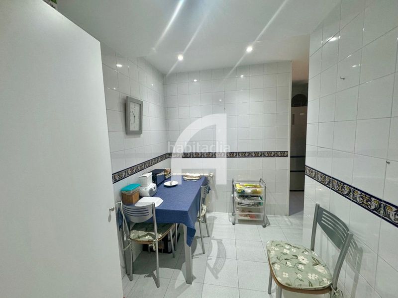 Foto 0651baf7-9731-4bfb-b1ae-c67c52fbbb21. Flat with heating parking in Colina Madrid