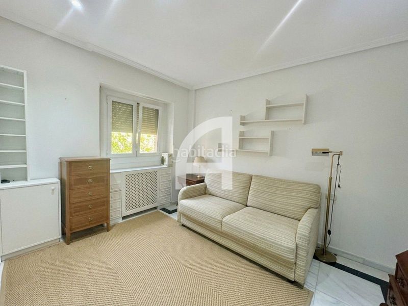Foto 83cd8def-fe0d-4725-8cee-3781977ad95c. Flat with heating parking in Colina Madrid