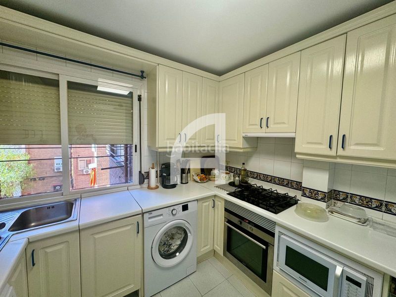 Foto d3080de5-37e6-4bae-a494-18df5d53b6e0. Flat with heating parking in Colina Madrid