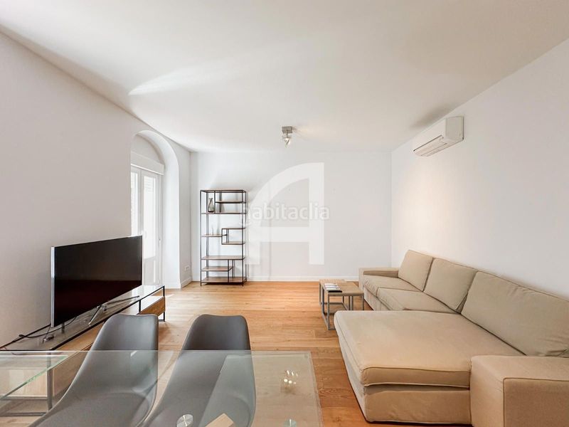 Foto 5aad1226-2cc9-46dc-bdff-a9cce186e216. Rent flat with heating in Recoletos Madrid