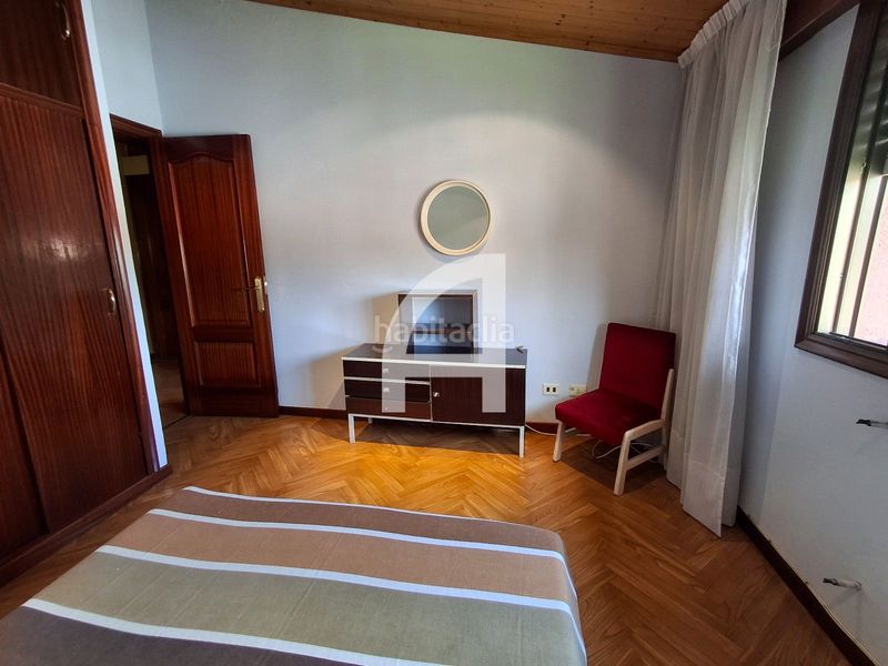 Foto 6d1d1d45-4d43-453b-91c5-e9d3162309f6. Casa amb aparcament a Alcabre Vigo