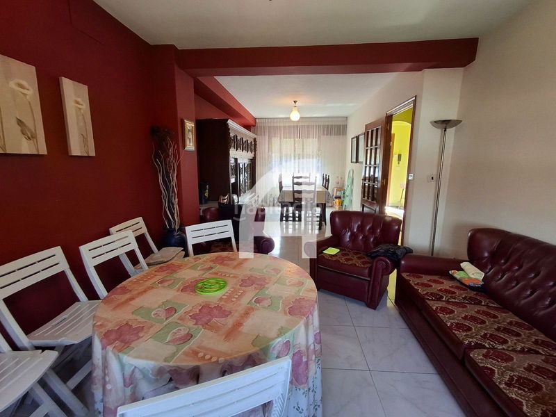 Foto 761b552b-34b0-40b6-a831-68d29df2fef1. Casa amb aparcament a Alcabre Vigo