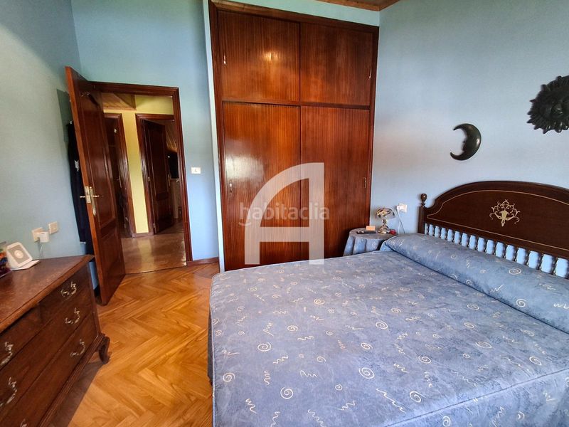 Foto d79d624e-b54a-4f0f-8590-4889ad1801b0. Casa amb aparcament a Alcabre Vigo