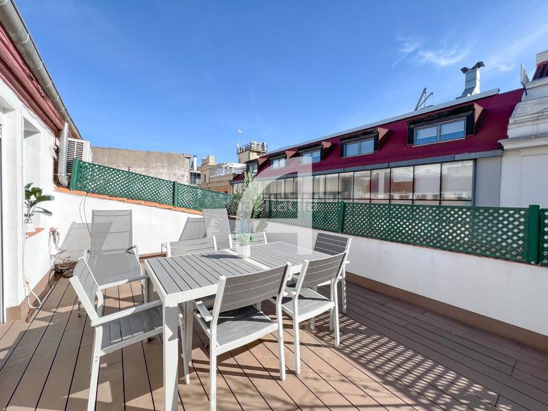 Foto 2cbda643-2b74-4a9c-995c-8e660fd1bfac. Rent penthouse with heating in Recoletos Madrid